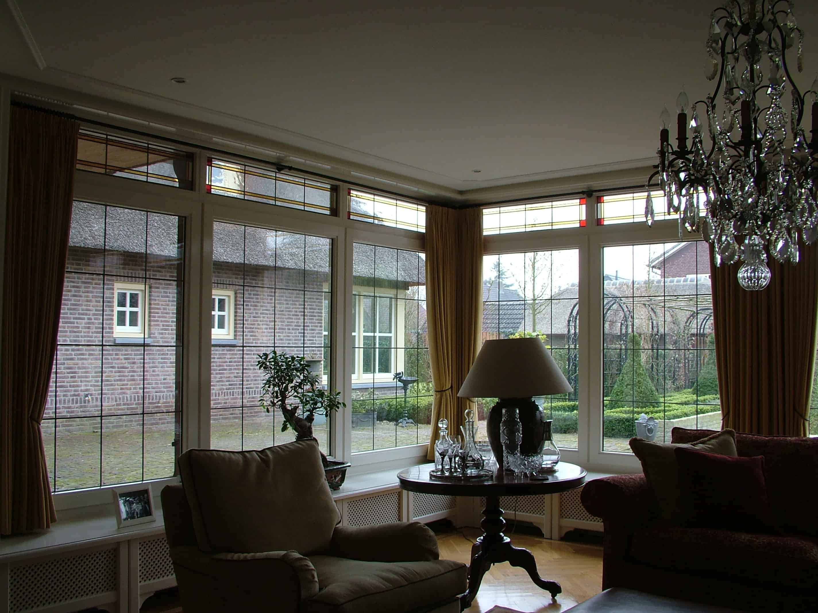 Showroomopstelling glas-in-lood panelen